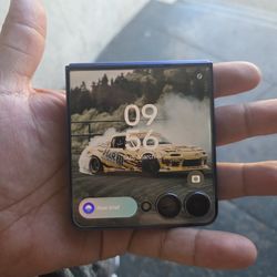 Galaxy Flip 7 New $800 