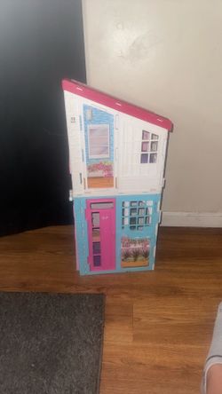 Barbie DreamHouse