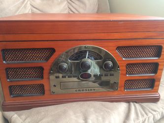 Almost New Crosley stereo System