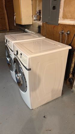 Whirlpool Duet Steam Washer & Dryer Set – $599