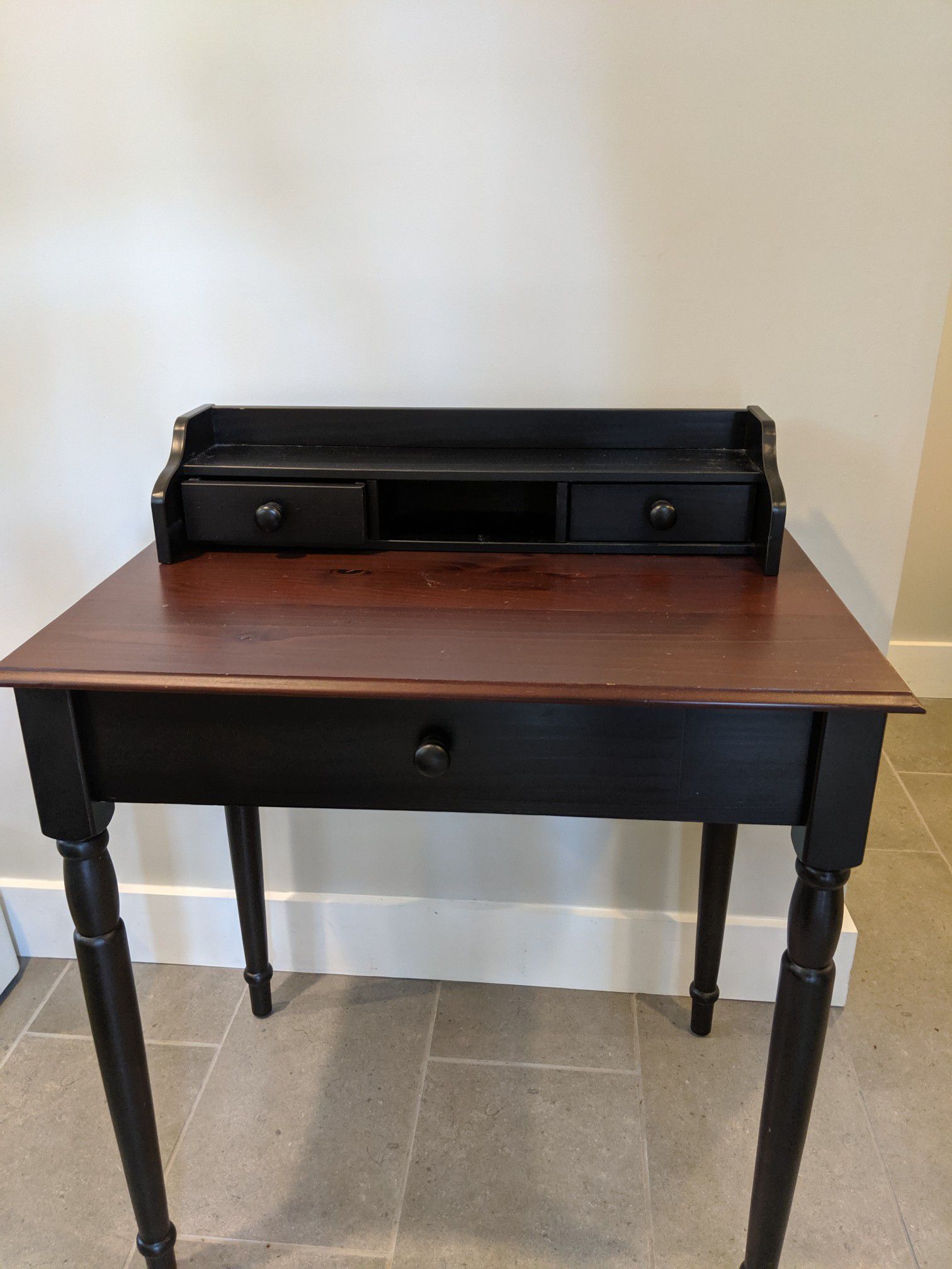 Desk for sale $50