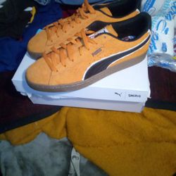 New Pumas Never Been Worn 