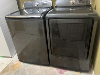 Samsung clothes washer and electric dryer