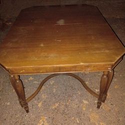 Beautiful Butterfly Leaf Dining Table 