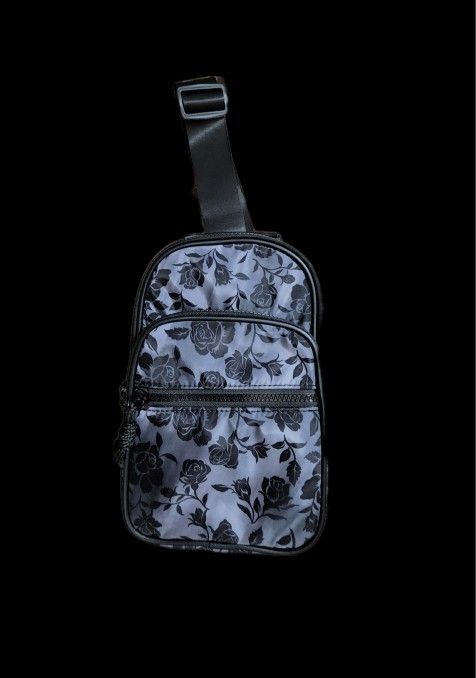 Womens Black Flower Crossbody Bag * New W/o Tags*