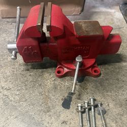 Swivel Vise With Anvil