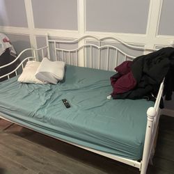 Day Bed Full/Twin Trundle