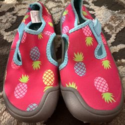 Little Girls Water Shoes NWOT Size 11K