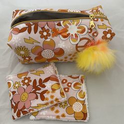Cosmetic Pouch With Matching Facial Wash Pads 