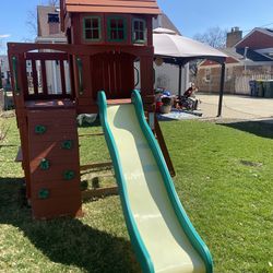 Playground set