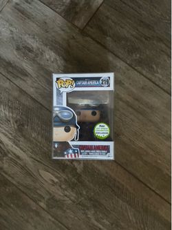 Funko Pop! Captain America #(contact info removed) Spring Convention Exclusive (WWII)