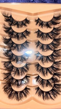 Dramatic lashes