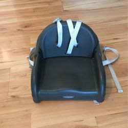 Booster Seat (Graco ) 