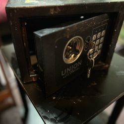 Union Safe Pinpad And Key Lock 