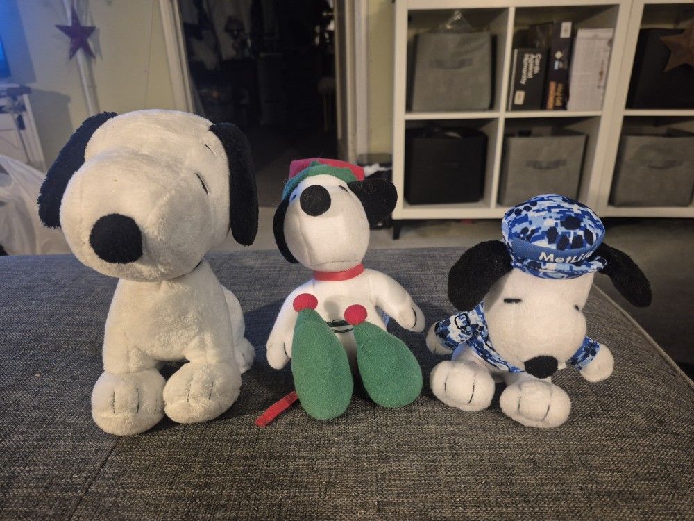 Snoopy plushies 20 for set. Read description for seperate prices
