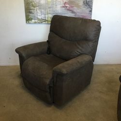 Lazy Boy Power Reclining Lift Chair