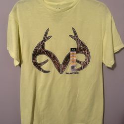Realtree Men's Neon Yellow Graphic T-Shirt Hunting Fishing L Short Sleeve