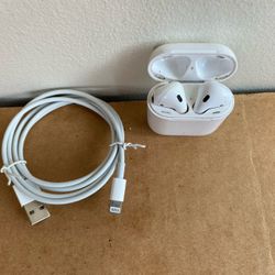 Apple AirPods A2031 Wireless Earbuds (READ)