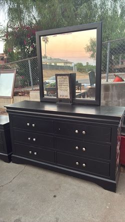 Dresser