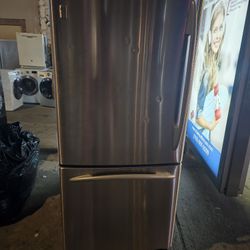 Refrigerator GE 30 Inch