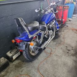 2001 Suzuki Marauder