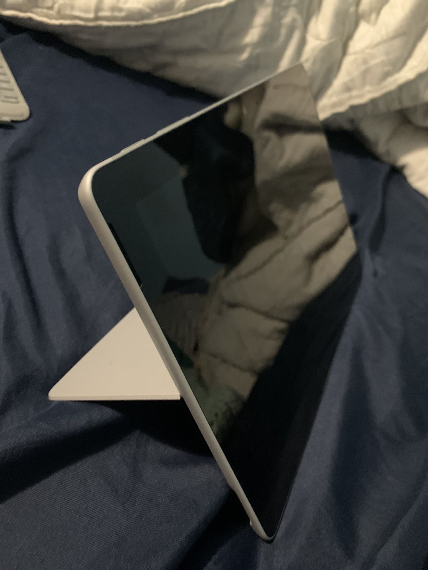 Surface Go Windows Grey