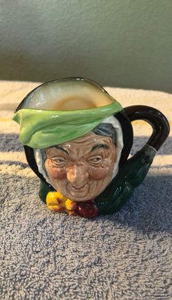 Royal Doulton Circa 1948 First Edition "Sairey Gamp" D5451 Toby Mug