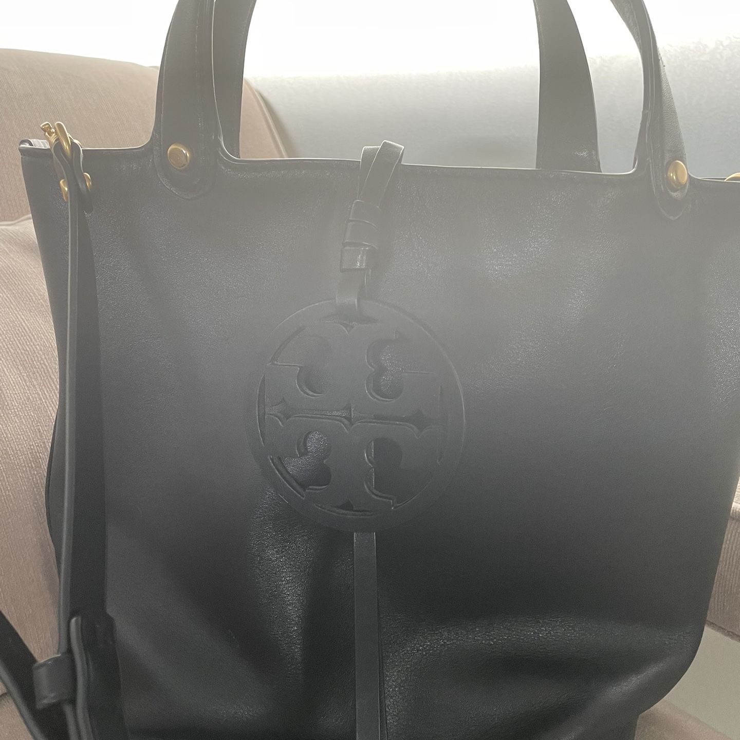 Tory Burch - Miller Leather Bucket Bag - Black for Sale in Boca Raton, FL -  OfferUp