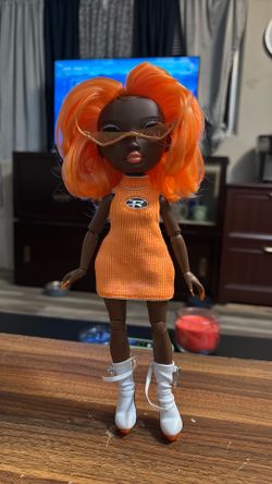 Orange — RAINBOW HIGH