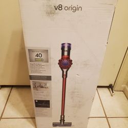 Brand New Dyson V 8 Origin 