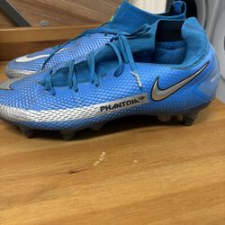 Nike Phantom Elite Soccer Cleats