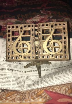 Vintage brass mini lyre music sheet display
