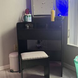 Black Vanity 