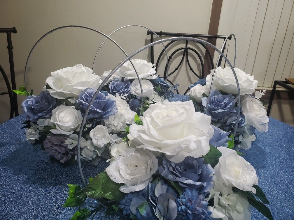 10 White And Light Blue Centerpieces