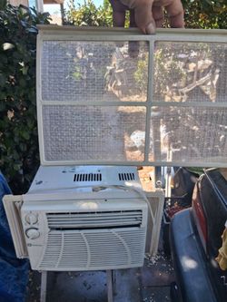 $30 MAYTAG AIR CONDITIONER M3X0 WORKS PERFECT 5000 BTUs VERY COLD. TRY BEFORE YOU BUY