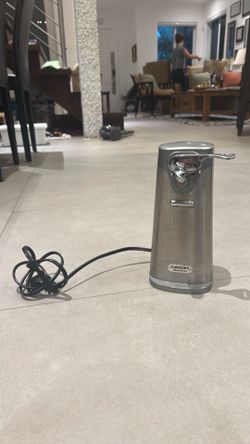 Electric can opener