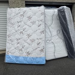 Single Twin Mattress 99 Full Double 159 Queen Bed 179 King 229 California King 229 Frame 69 XL Twin Mattresses All Sizes Available Se Habla Espanol 