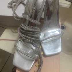 8 1/2 Silver Heels 