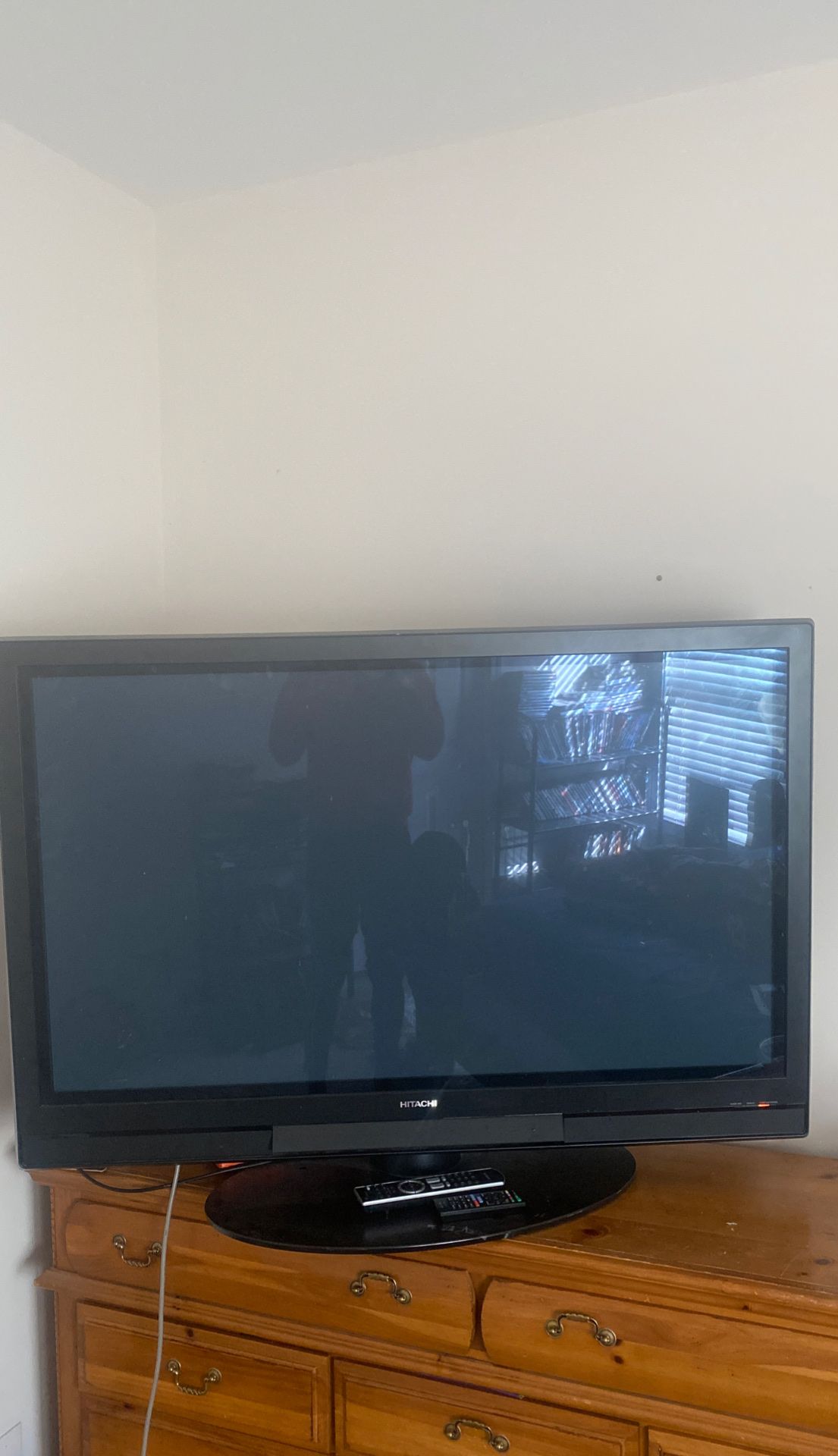 ‘50 inch Hitachi HDTV w/ remote. Need Gone Today!!!