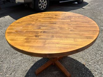 Round table and chairs x2