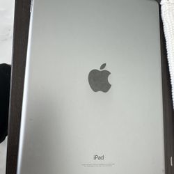 iPad 6th Generation 32G Great Condition