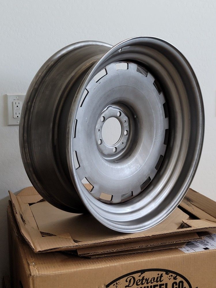 22" Detroit Steel Wheels - 5x5