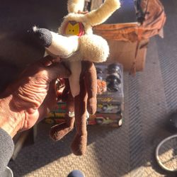 Wiley Coyote Roodrunner Doll 