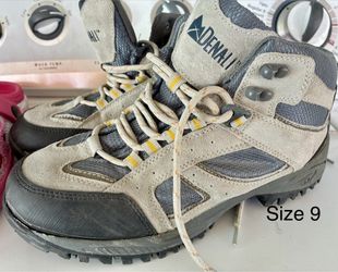 $10 Denali hiking shoes size 9