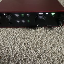 Focusrite Scarlett 2i2