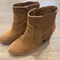 UNIVERSAL THREAD TAN TEXTILE ANKLE BOOTS 