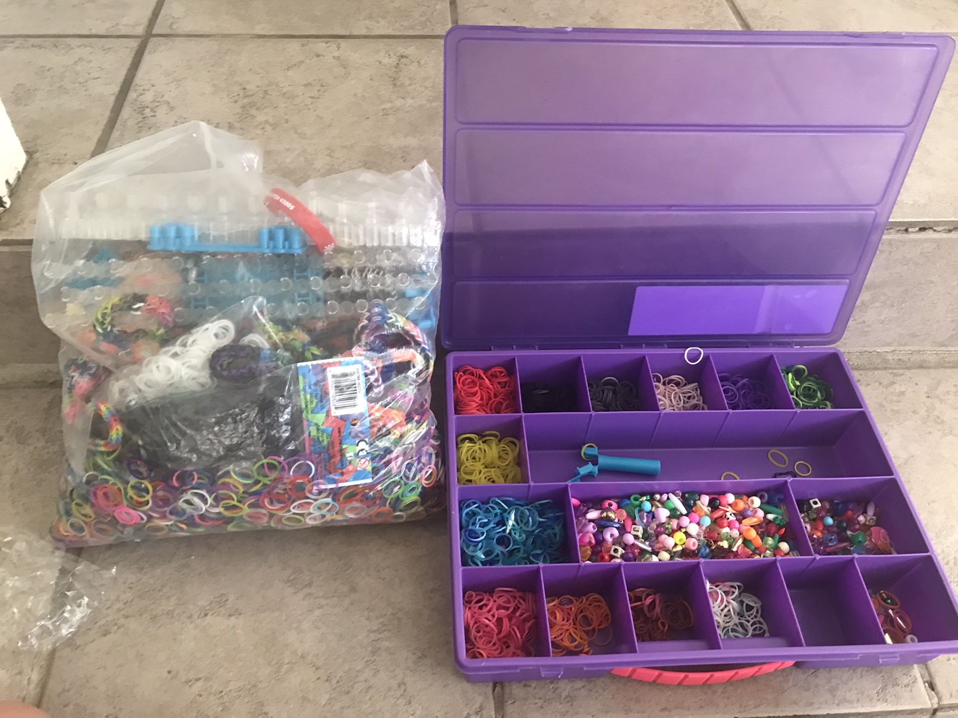 Rainbow loom supplies with case