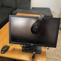 HP Monitor // Gaming Headphones 