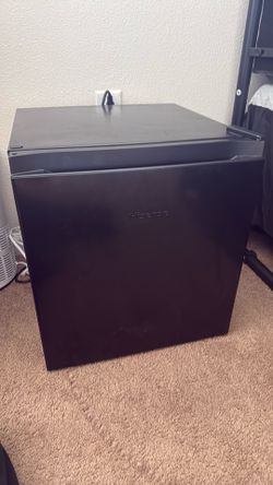 Mini fridge