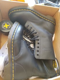 Dr. Martin shoes 20 lace price is firm!